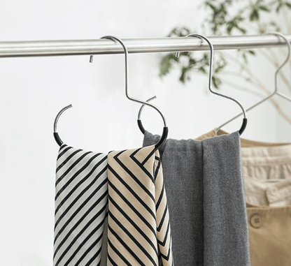 🧢Durable Steel Hangers: Maximize Closet Space with Versatile Storage